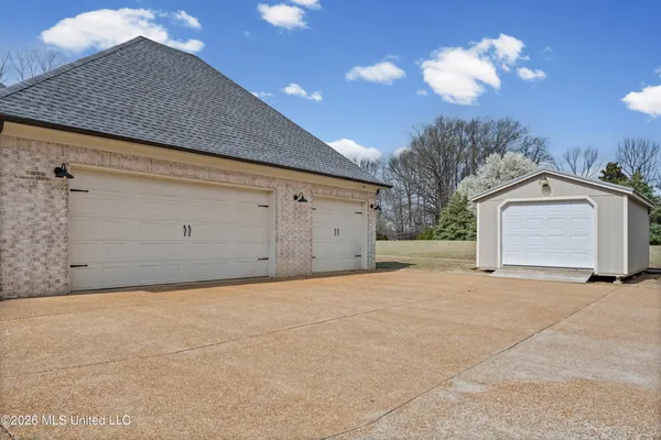 $614,900 | 1946 Cotton Drive, Hernando, MS 38632