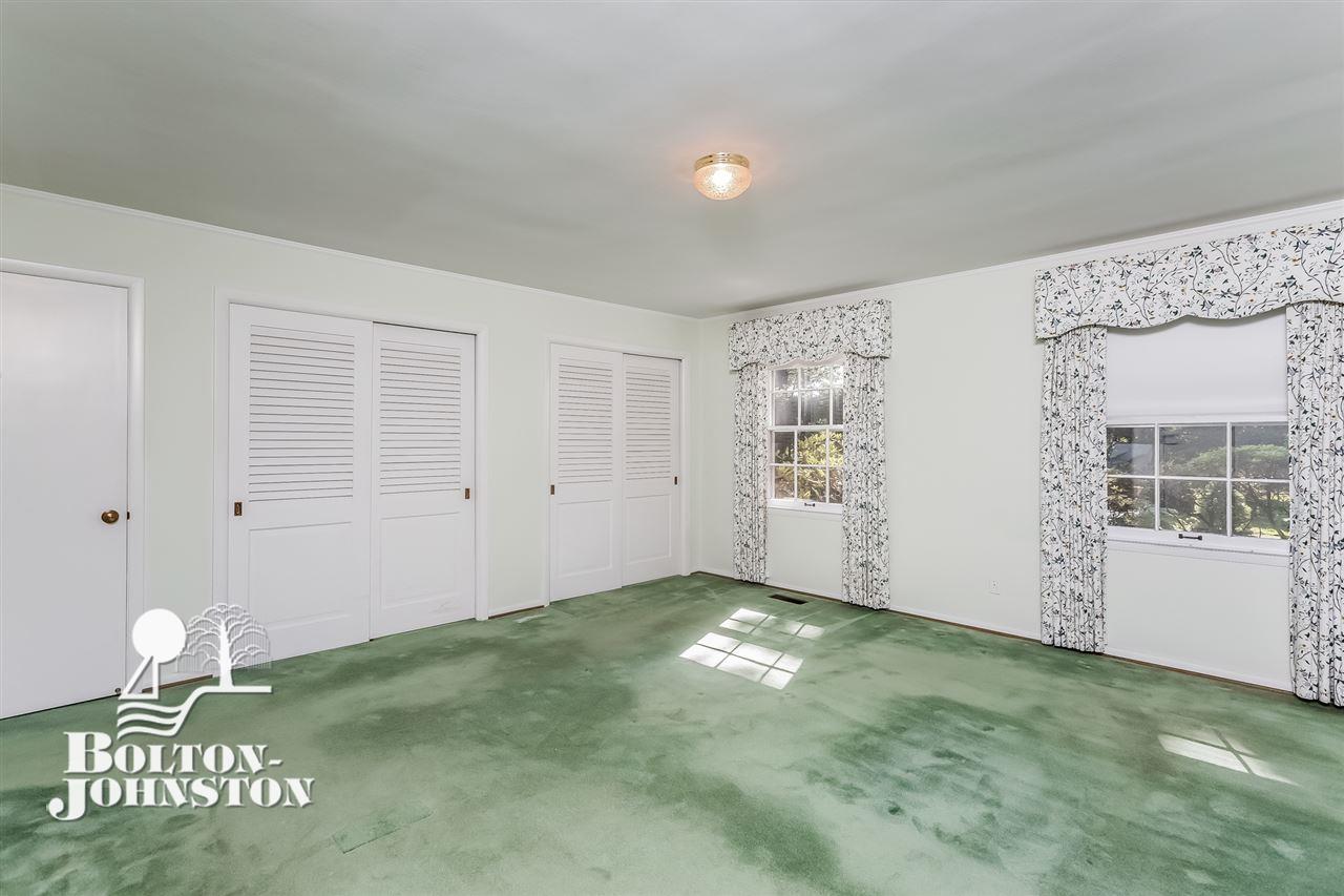 280 Ridge Road Grosse Pointe, MI 48236 - Photo 21 of 50 31295540-20.JPG