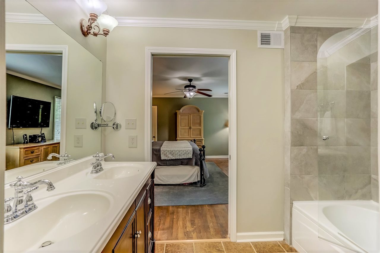 1816 Old Mill Road Germantown, TN 38138 - Photo 14 of 25 Gallery Image 14