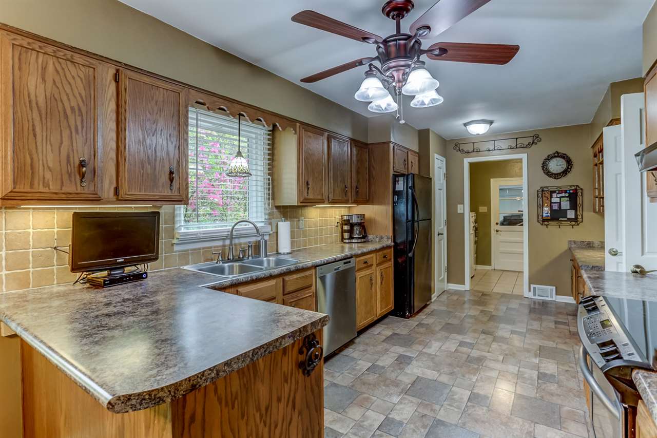 1816 Old Mill Road Germantown, TN 38138 - Photo 5 of 25 Gallery Image 5