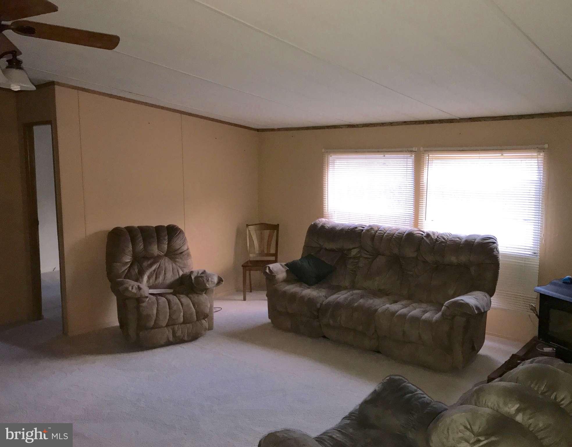 725 Wv Route Berkeley Springs, WV 25411 - Photo 22 of 29 Living Room