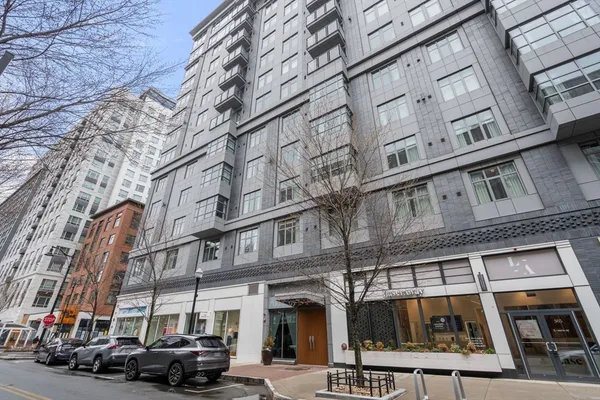 $4,200 | 375 Canal Street, Unit 611, Somerville, MA 02145