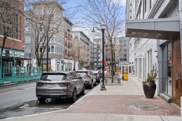 $4,200 | 375 Canal Street, Unit 611, Somerville, MA 02145