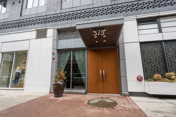 $4,200 | 375 Canal Street, Unit 611, Somerville, MA 02145