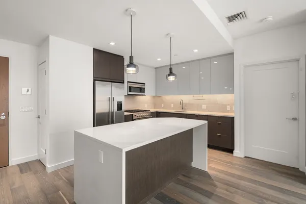 $4,200 | 375 Canal Street, Unit 611, Somerville, MA 02145