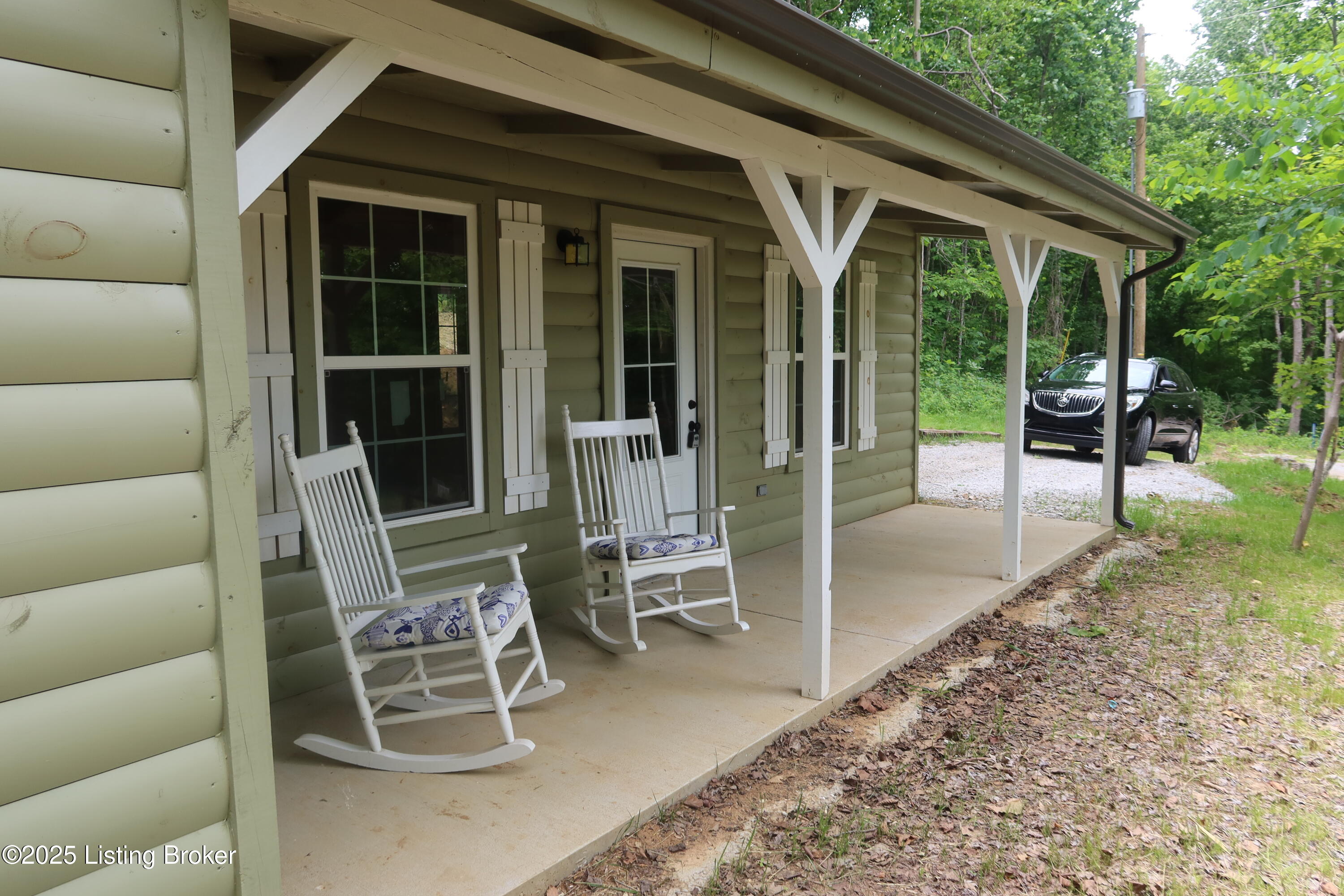 255 Little Cabin Lane Falls Of Rough, KY 40119 - Photo 4 of 52 2025-05-26 02.36.32