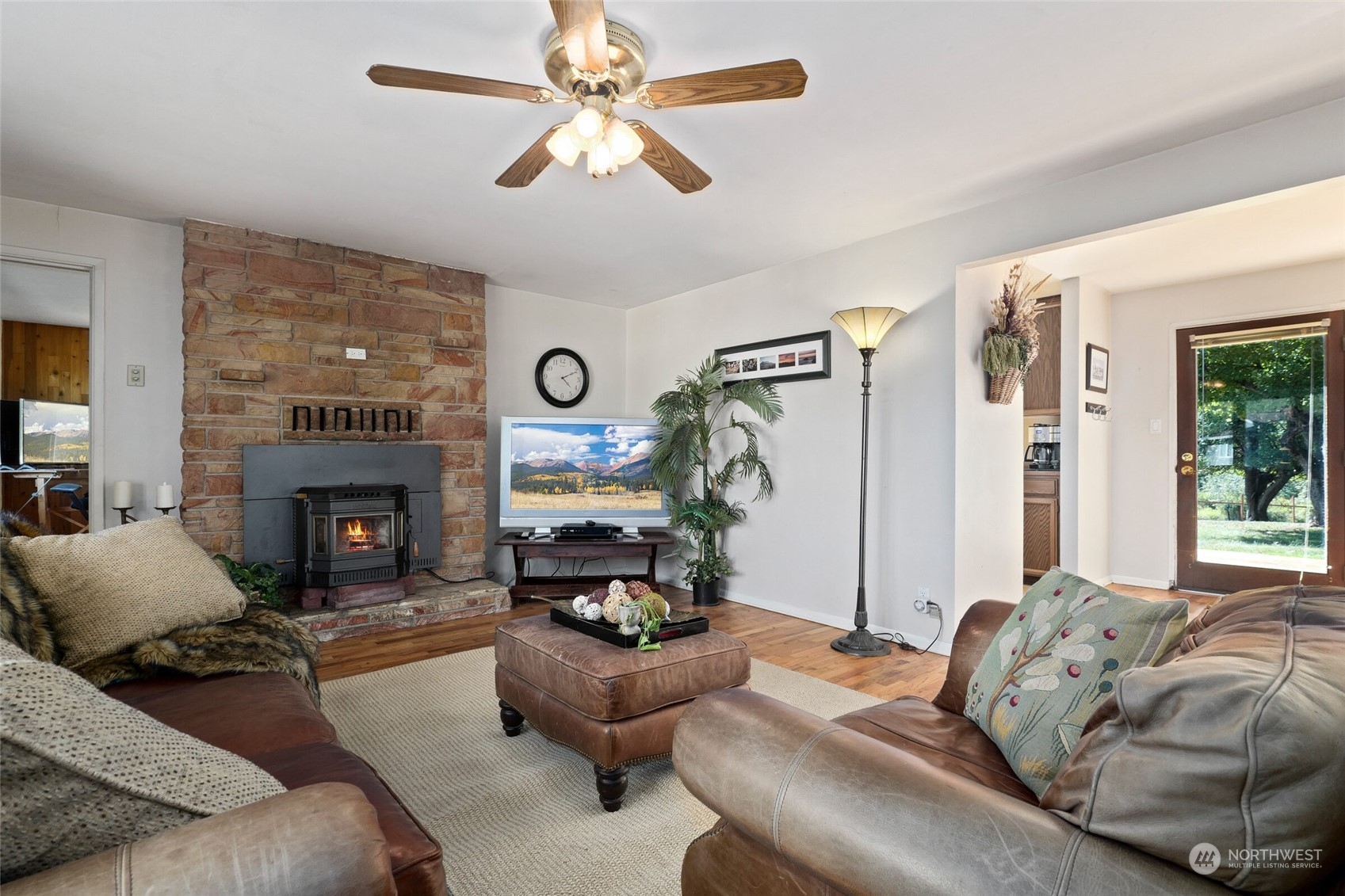 34129 Southeast David Powell Road Fall City, WA 98024 - Photo 7 of 27 Gallery Image 7