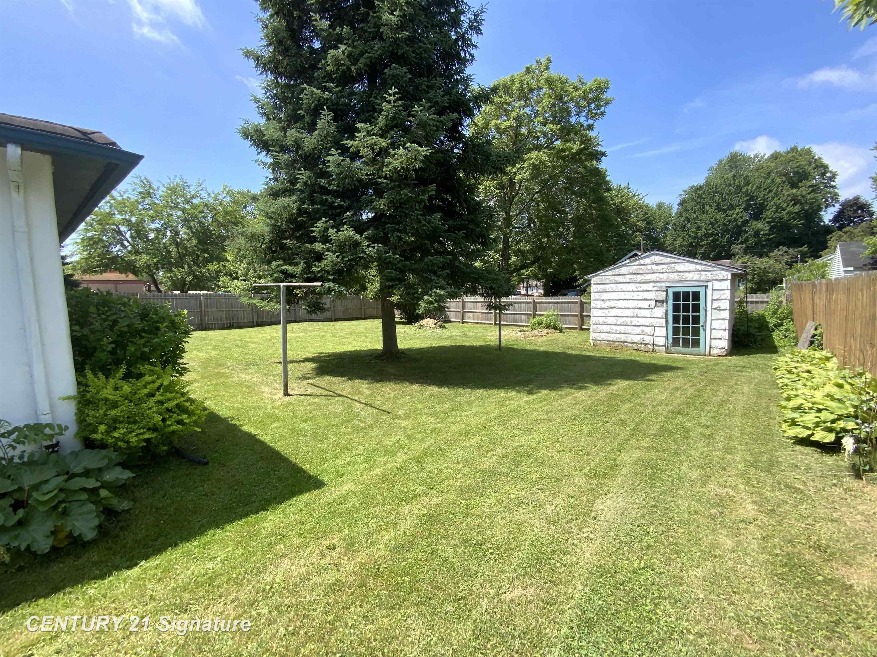 4136 Hackberry Road Bridgeport, MI 48722 - Photo 18 of 20 50211298-f4667495-e0c3-4700-ad35-185b7b05fa70.JPG