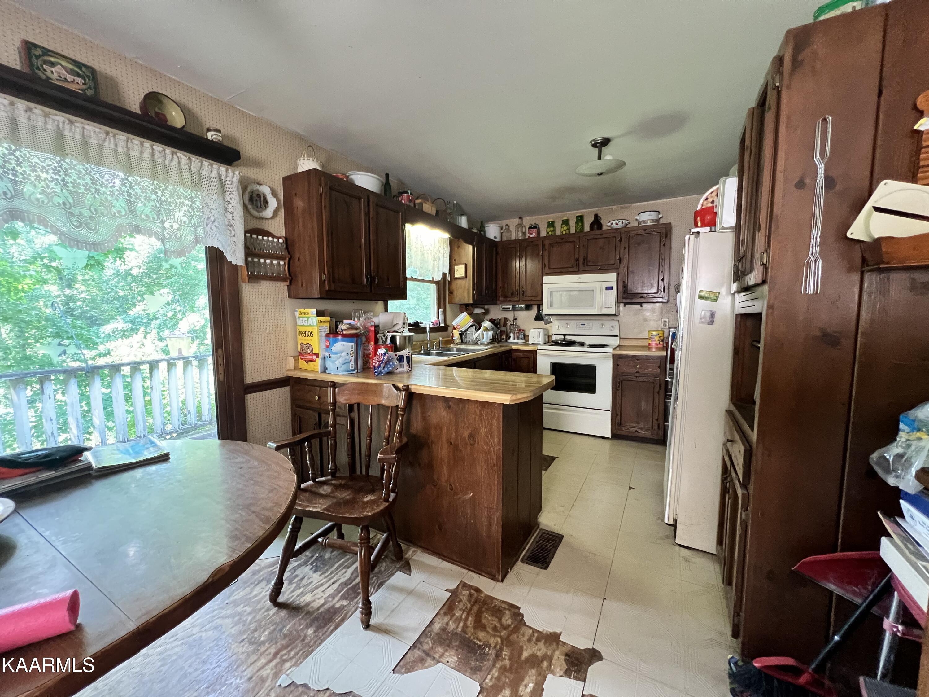 2240 Pleasant Ridge Road Talbott, TN 37877 - Photo 12 of 16 kitchen