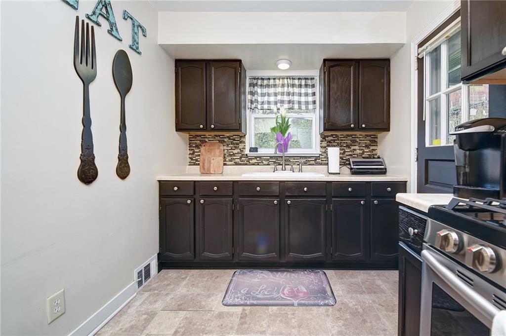 1331 Brinton Road Pittsburgh, PA 15221 - Photo 10 of 19 Gallery Image 10