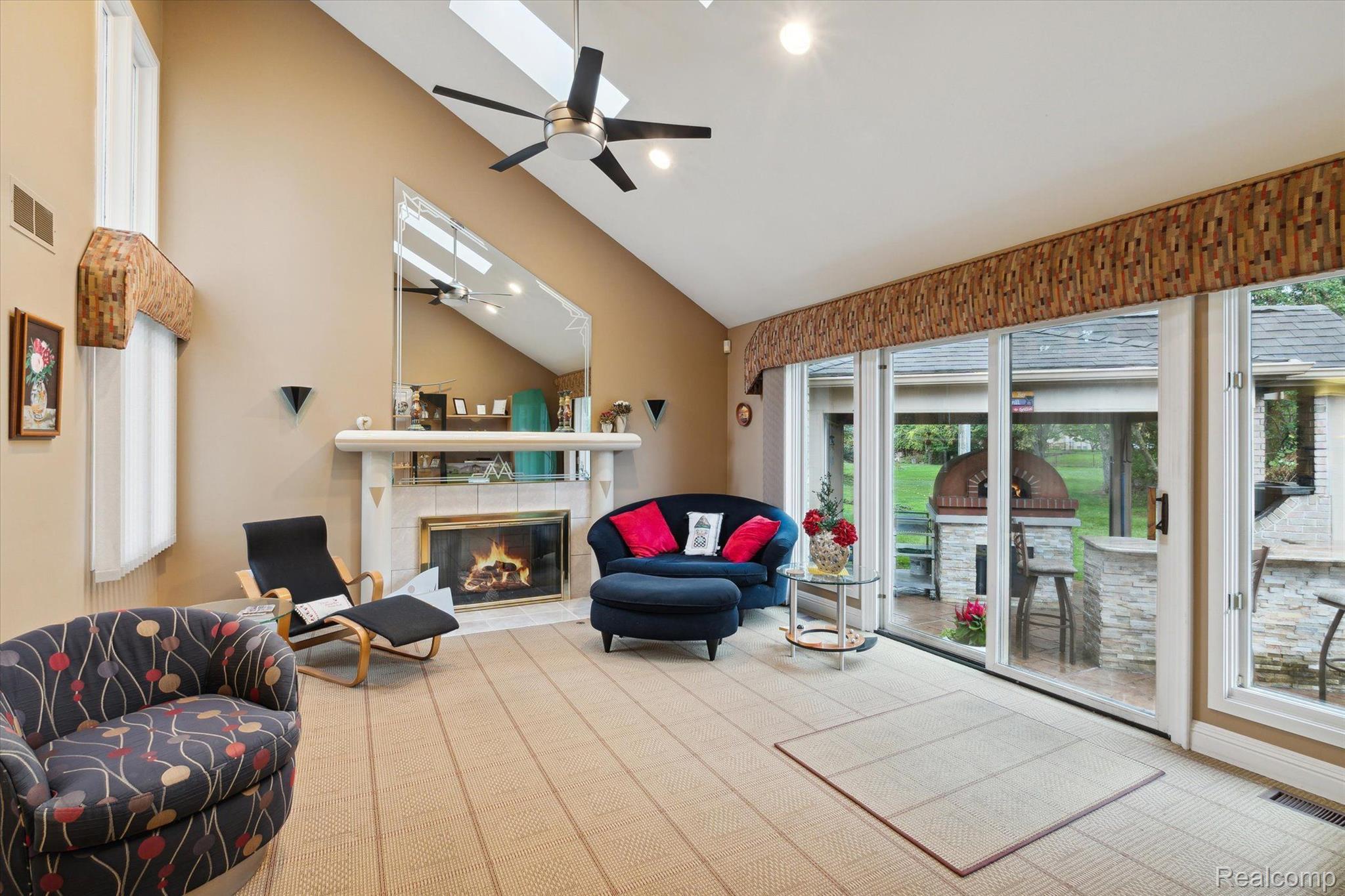18887 Van Road Livonia, MI 48152 - Photo 14 of 78 Gallery Image 14