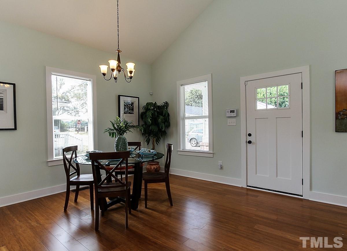 212 Bledsoe Avenue Raleigh, NC 27601 - Photo 4 of 25