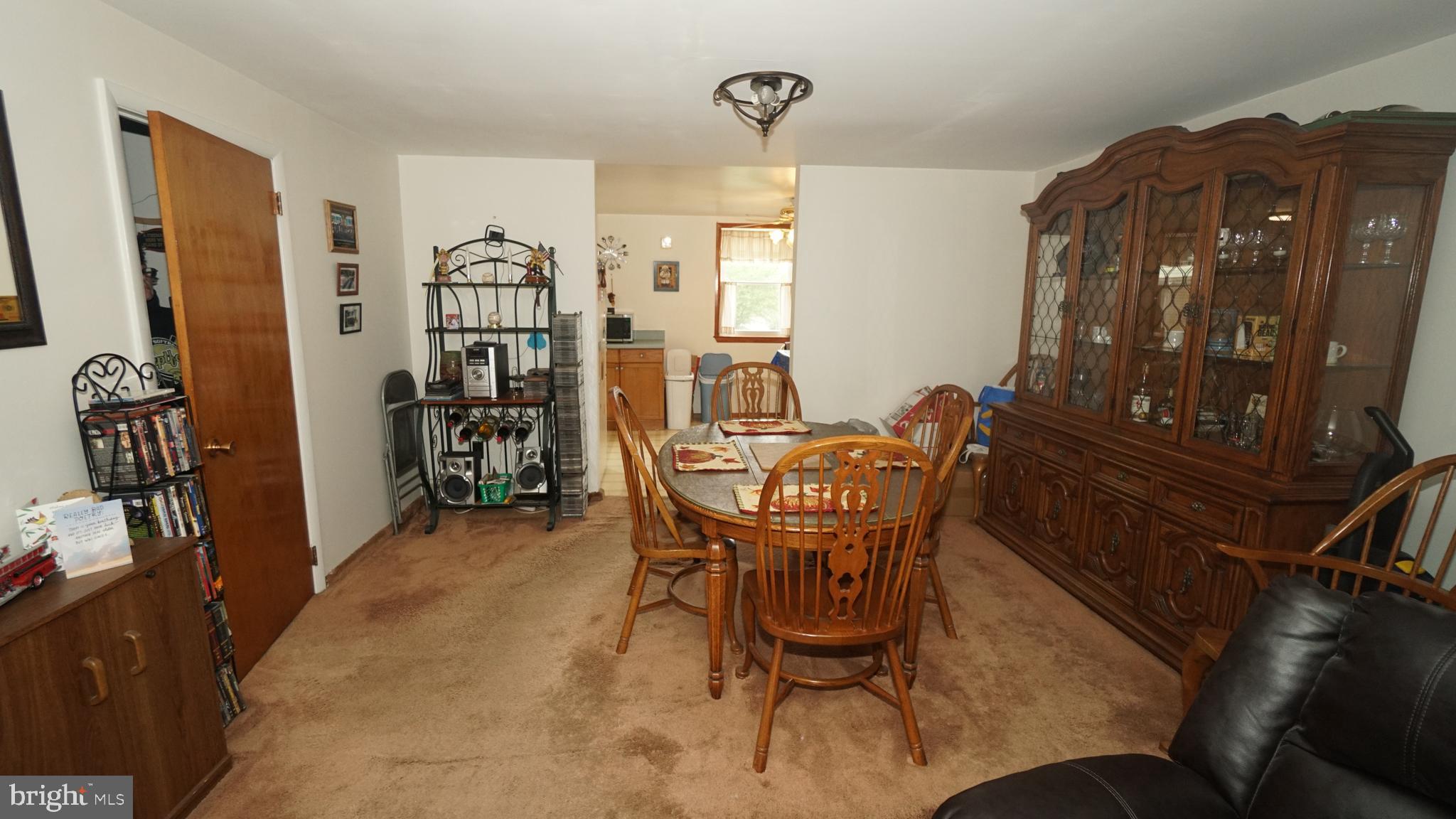 12032 Farwell Road Philadelphia, PA 19154 - Photo 7 of 34