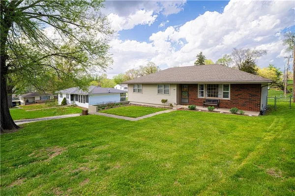 $220,000 | 3903 Pacific Street, St. Joseph, MO 64507