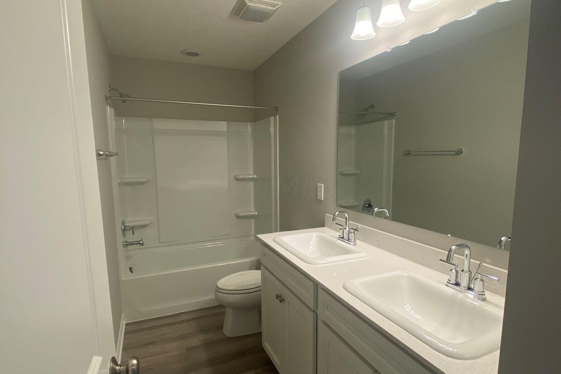 26 Erin Hills Road Commercial Point, OH 43116 - Photo 23 of 35 Bathroom