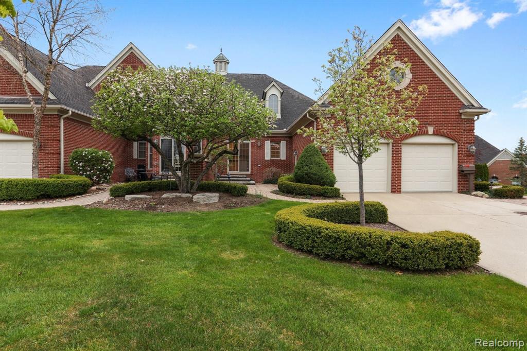 2884 Birnam Court Rochester, MI 48306 - Photo 2 of 37
