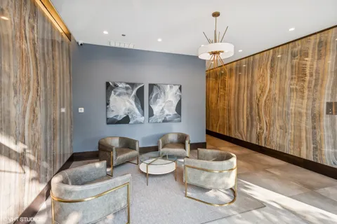 $3,200,000 | 123 South Peoria Street, Unit P2, Chicago, IL 60607