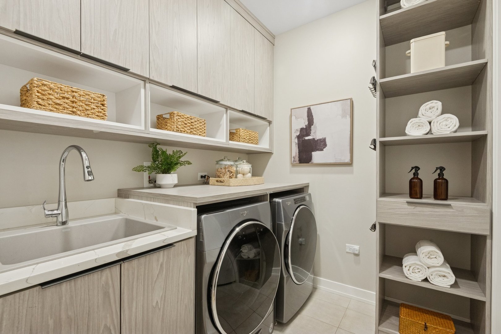 123 South Peoria Street, Unit P2 Chicago, IL 60607 - Photo 38 of 50 a utility room with sink dryer and washer