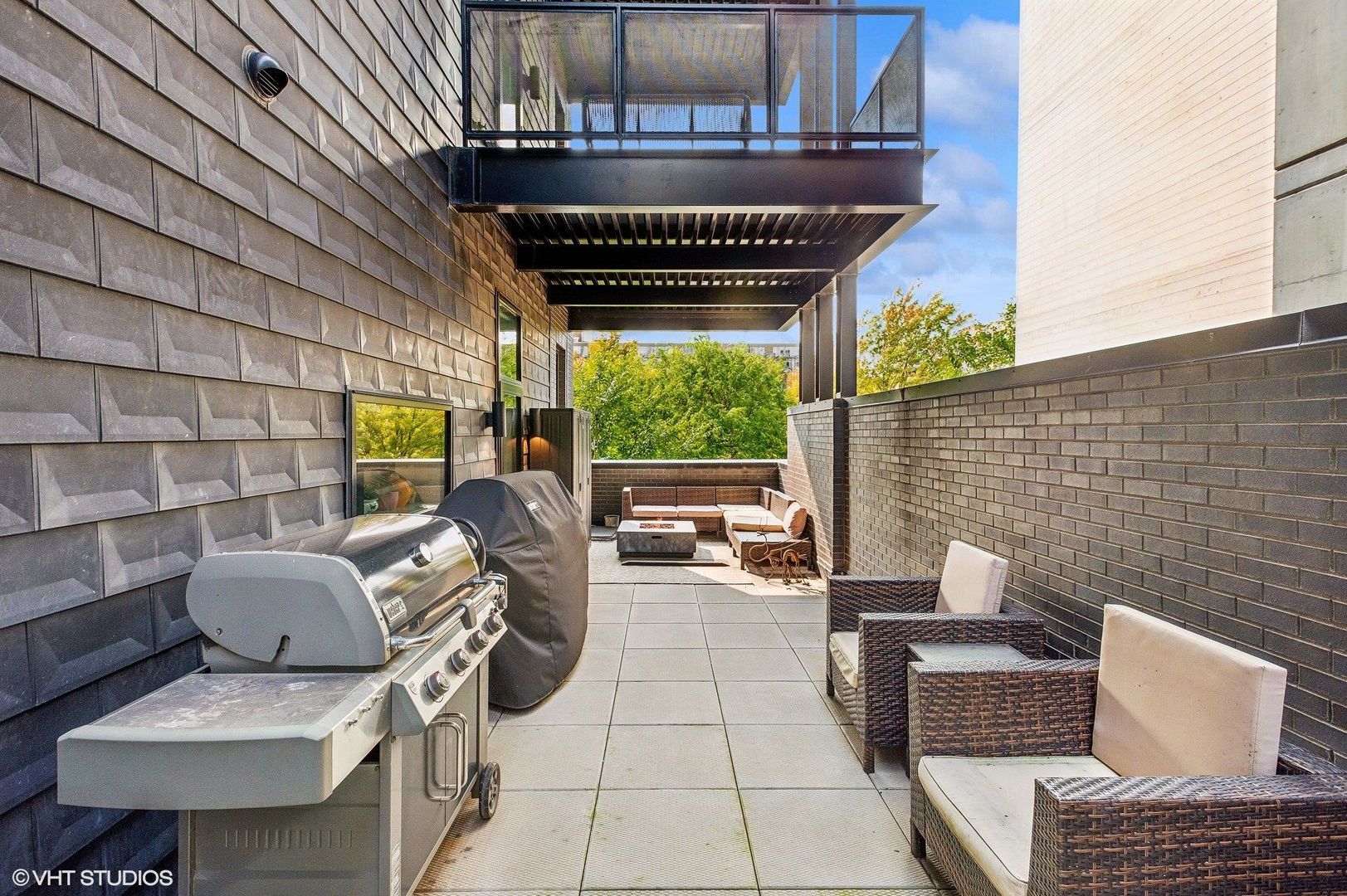 123 South Peoria Street, Unit P2 Chicago, IL 60607 - Photo 43 of 50 a view of backyard with seating space