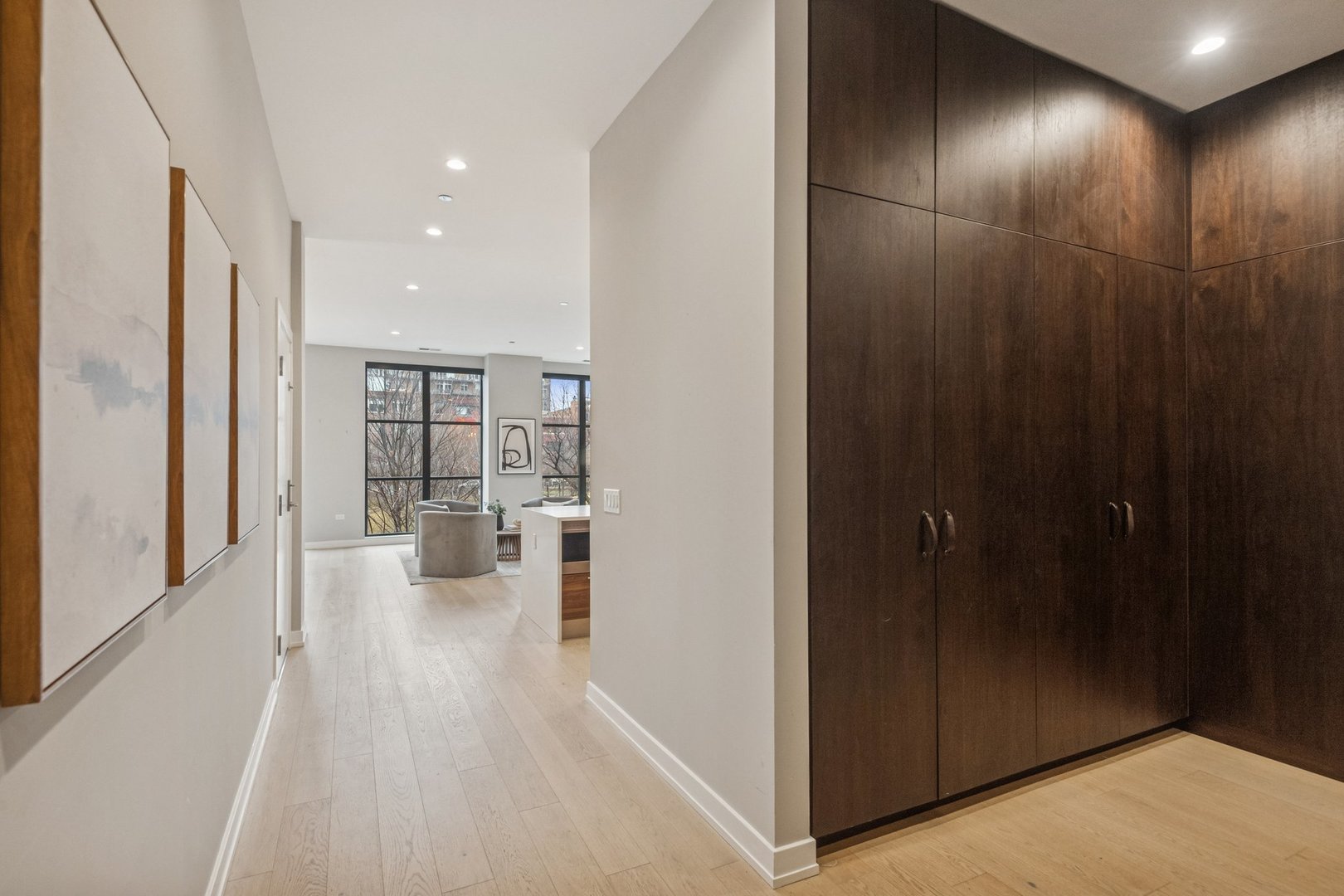 123 South Peoria Street, Unit P2 Chicago, IL 60607 - Photo 5 of 50 a view of a hallway