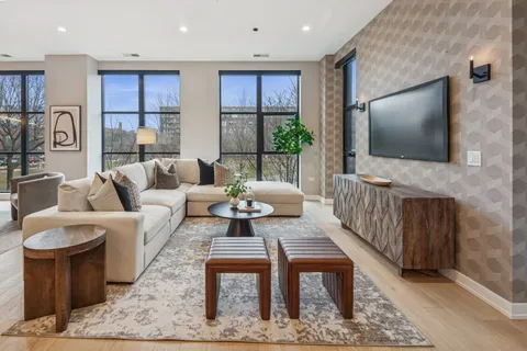 $3,200,000 | 123 South Peoria Street, Unit P2, Chicago, IL 60607