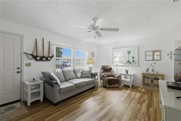 $175,900 | 17981 106th Court, Summerfield, FL 34491