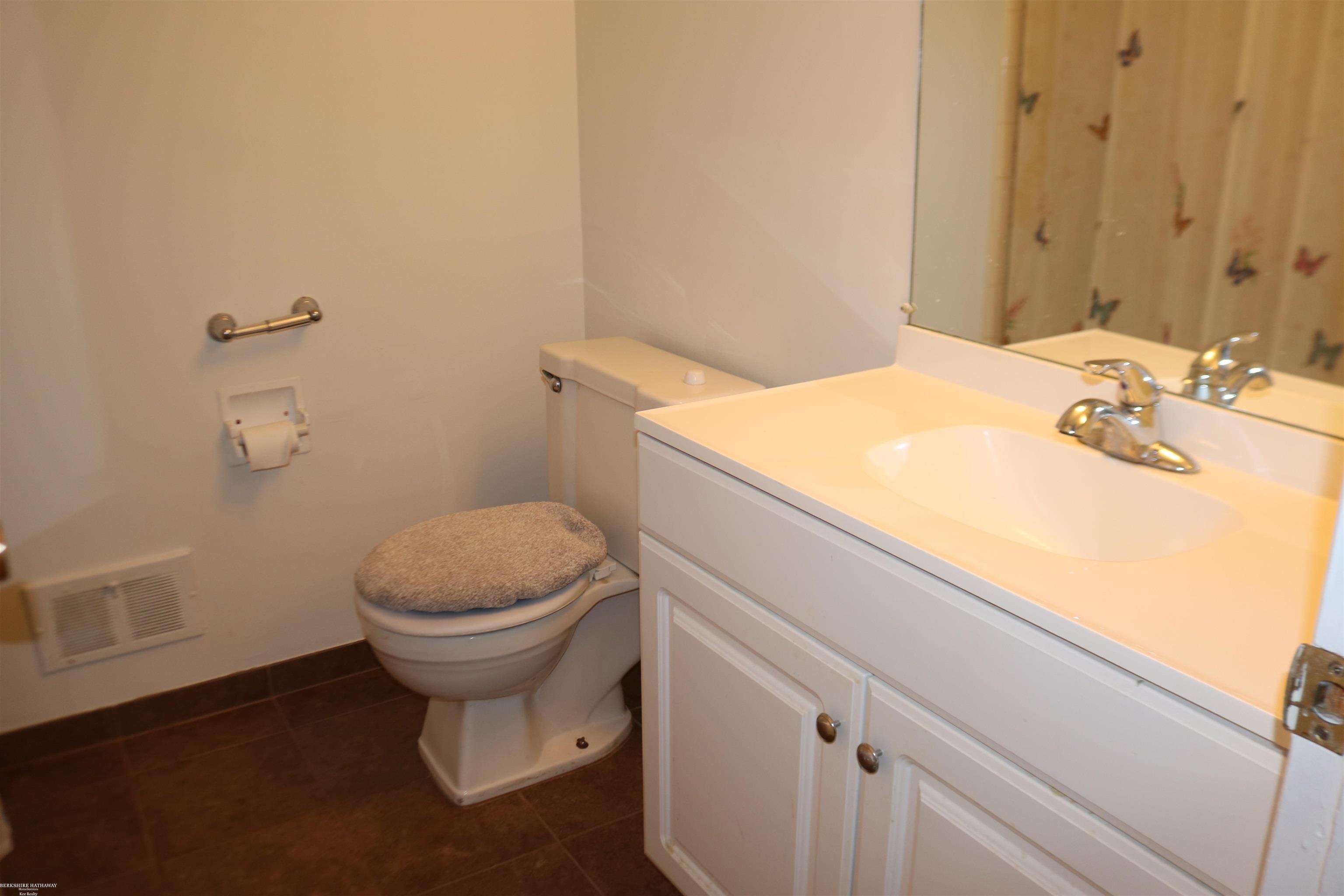 29297 Hayes Road, Unit #1 FIRST Warren, MI 48088 - Photo 18 of 22