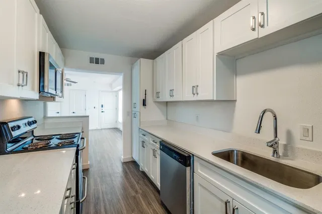 $1,700 | 4619 Ross Avenue, Unit 118, Dallas, TX 75204