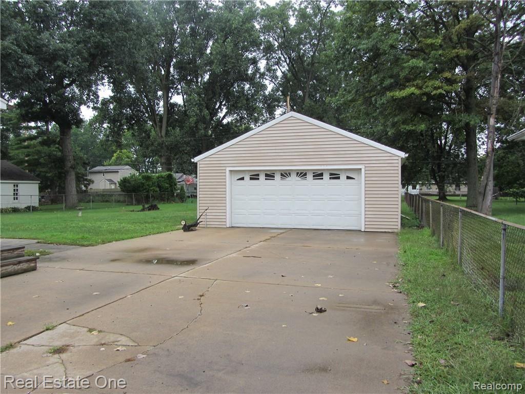 15410 Beech Daly Road Taylor, MI 48180 - Photo 27 of 48 067 - Copy.JPG