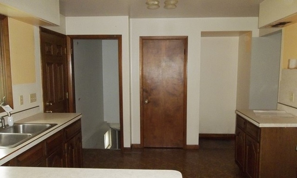 2404 South Nine Mile Road Kawkawlin, MI 48631 - Photo 17 of 21