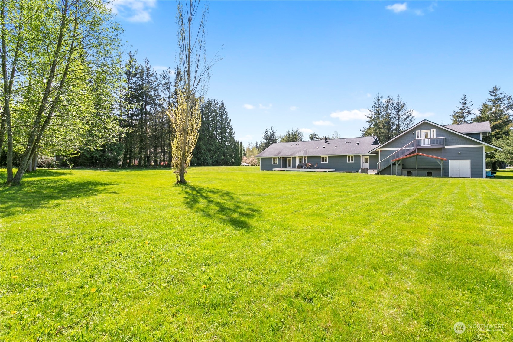 6082 Old Guide Road Bellingham, WA 98226 - Photo 35 of 39 a swimming pool with trees in the background