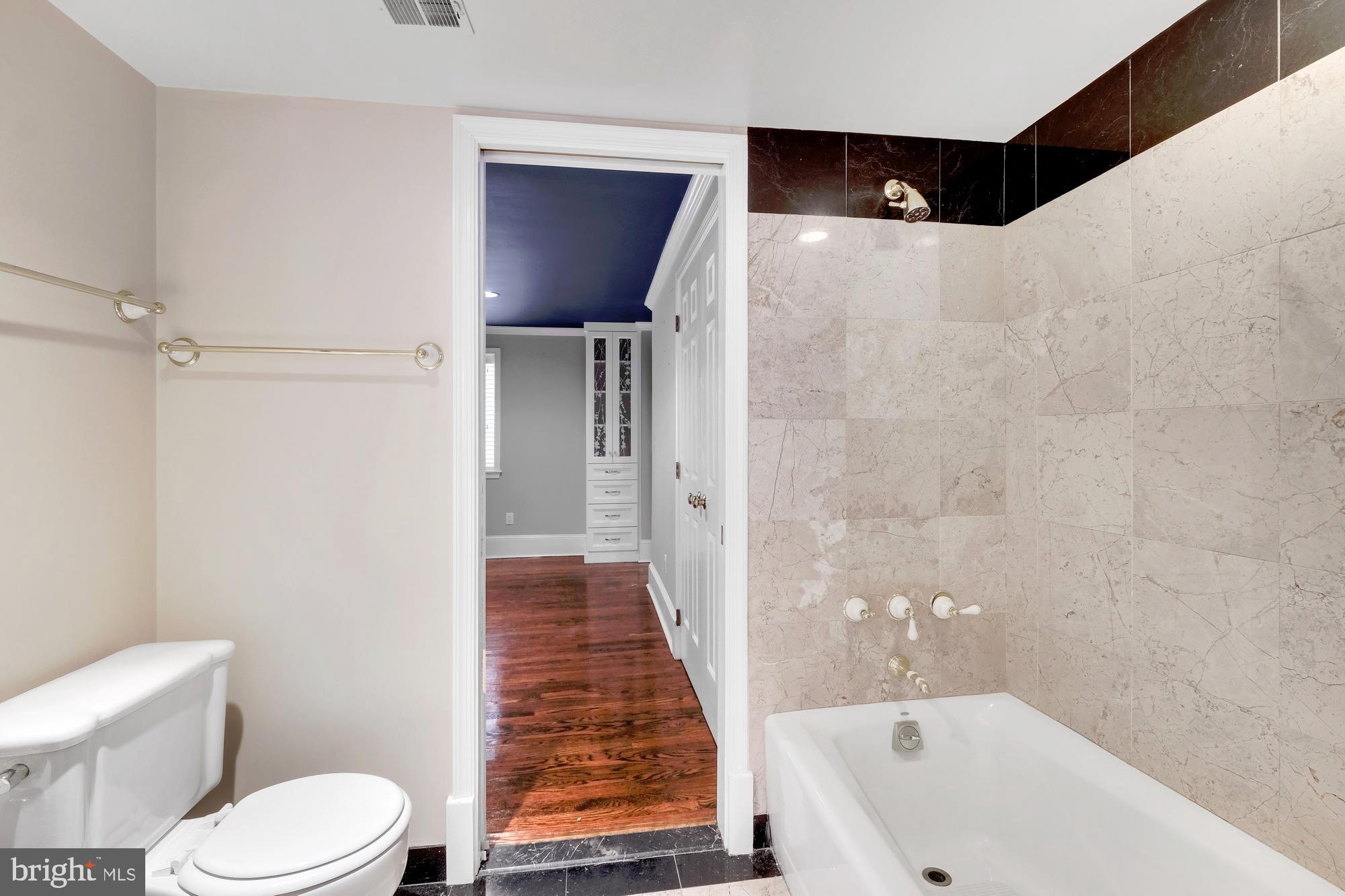 2022 Locust Street Philadelphia, PA 19103 - Photo 12 of 35 Gallery Image 12