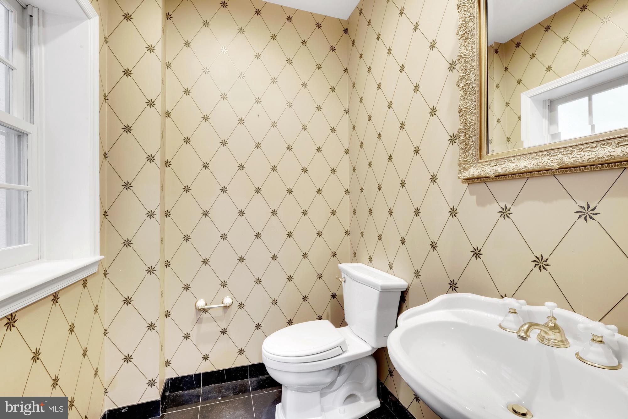 2022 Locust Street Philadelphia, PA 19103 - Photo 23 of 35 Gallery Image 23