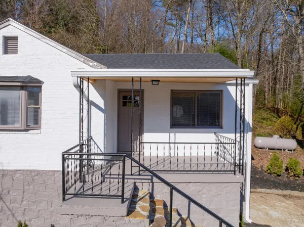 $1,750 | 109 Hogan Road, Rossville, GA 30741