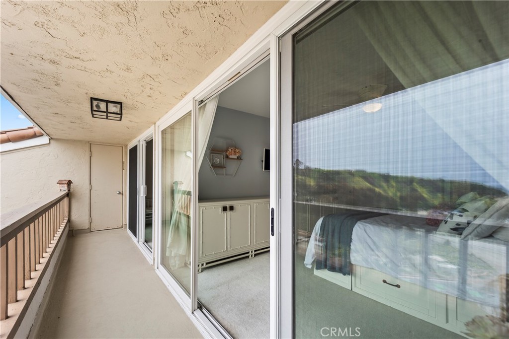 23920 De Ville Way, Unit D Malibu, CA 90265 - Photo 33 of 42 a view of a balcony