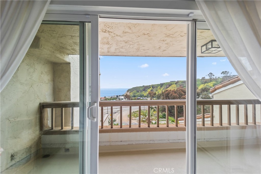 23920 De Ville Way, Unit D Malibu, CA 90265 - Photo 34 of 42 a view of a porch