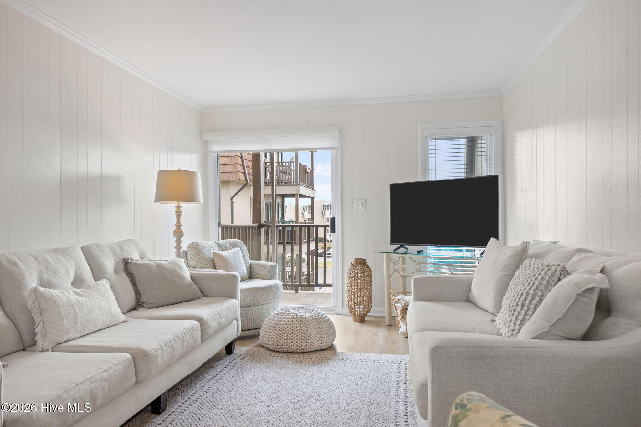 2008 East Fort Macon Road, Unit I8 Atlantic Beach, NC 28512 - Photo 15 of 32 Living Room