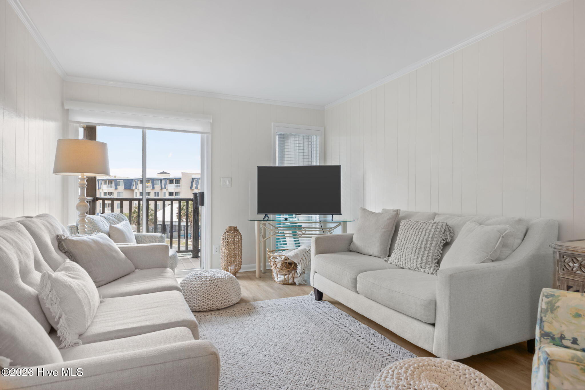 2008 East Fort Macon Road, Unit I8 Atlantic Beach, NC 28512 - Photo 5 of 32 Living Room