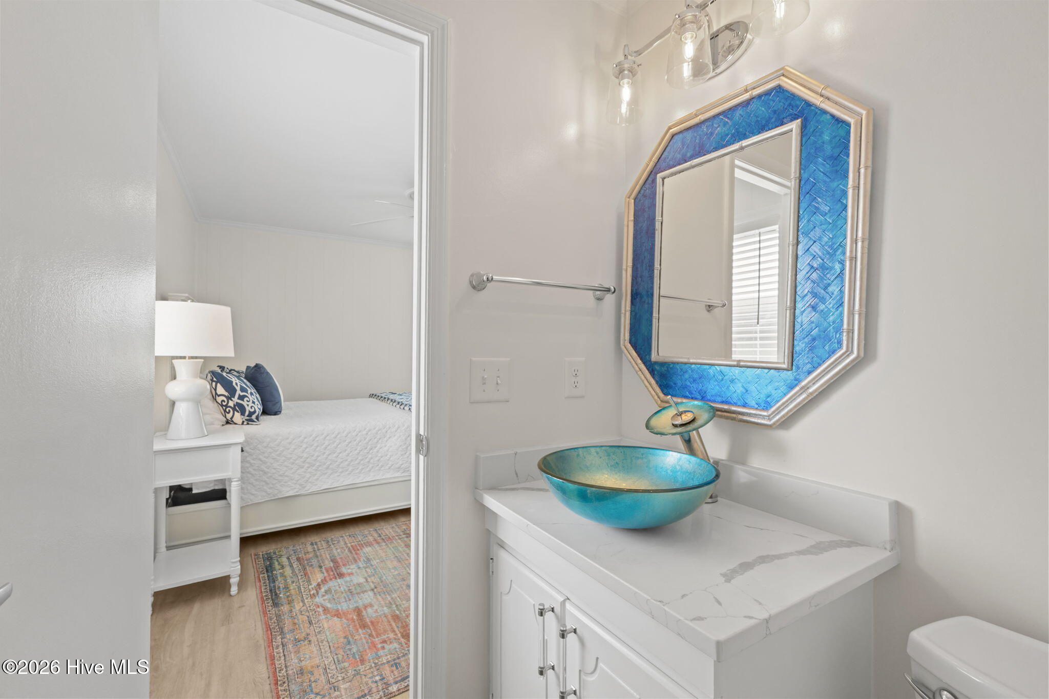 2008 East Fort Macon Road, Unit I8 Atlantic Beach, NC 28512 - Photo 9 of 32 Principal Bath (1/2)