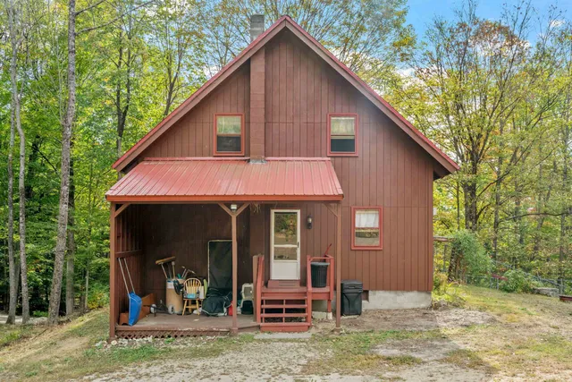 $399,900 | 309 Waukeena Lake Road, Danbury, NH 03230