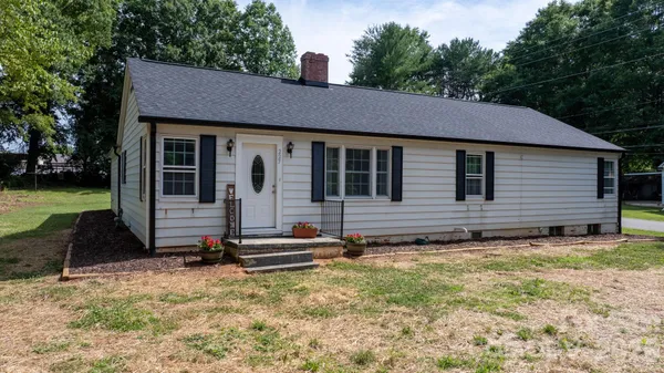 $314,999 | 227 West 27th Street, Newton, NC 28658