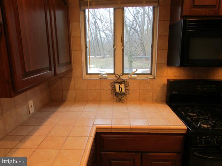 6 Sherbrooke Road Ewing, NJ 08638 - Photo 22 of 24 Kitchen