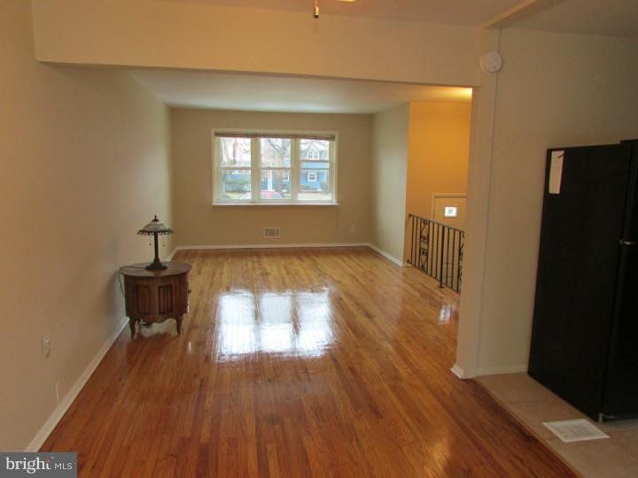 6 Sherbrooke Road Ewing, NJ 08638 - Photo 9 of 24 Living Room