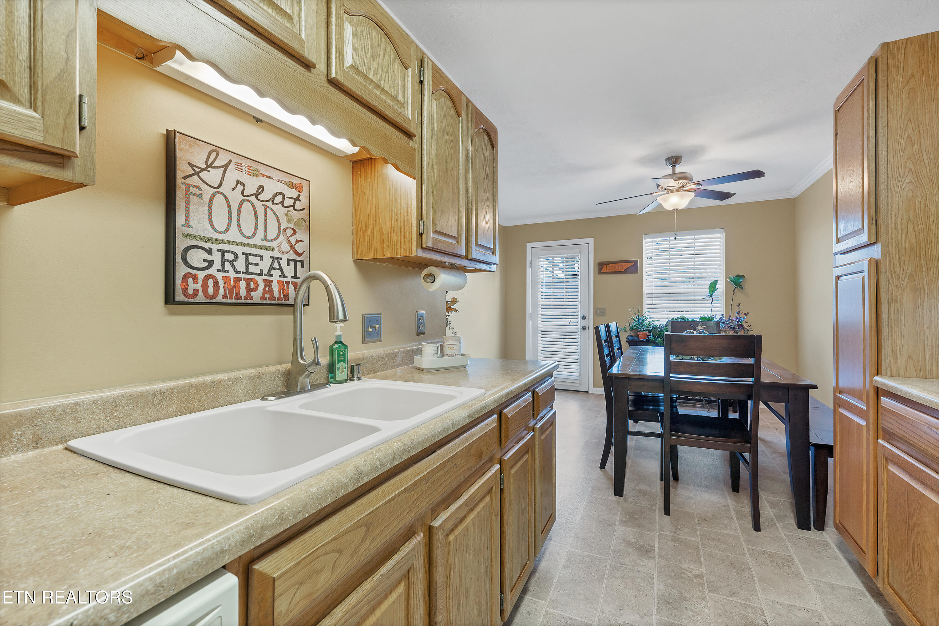 3431 Hamilton Place Morristown, TN 37814 - Photo 8 of 30 DSC02684