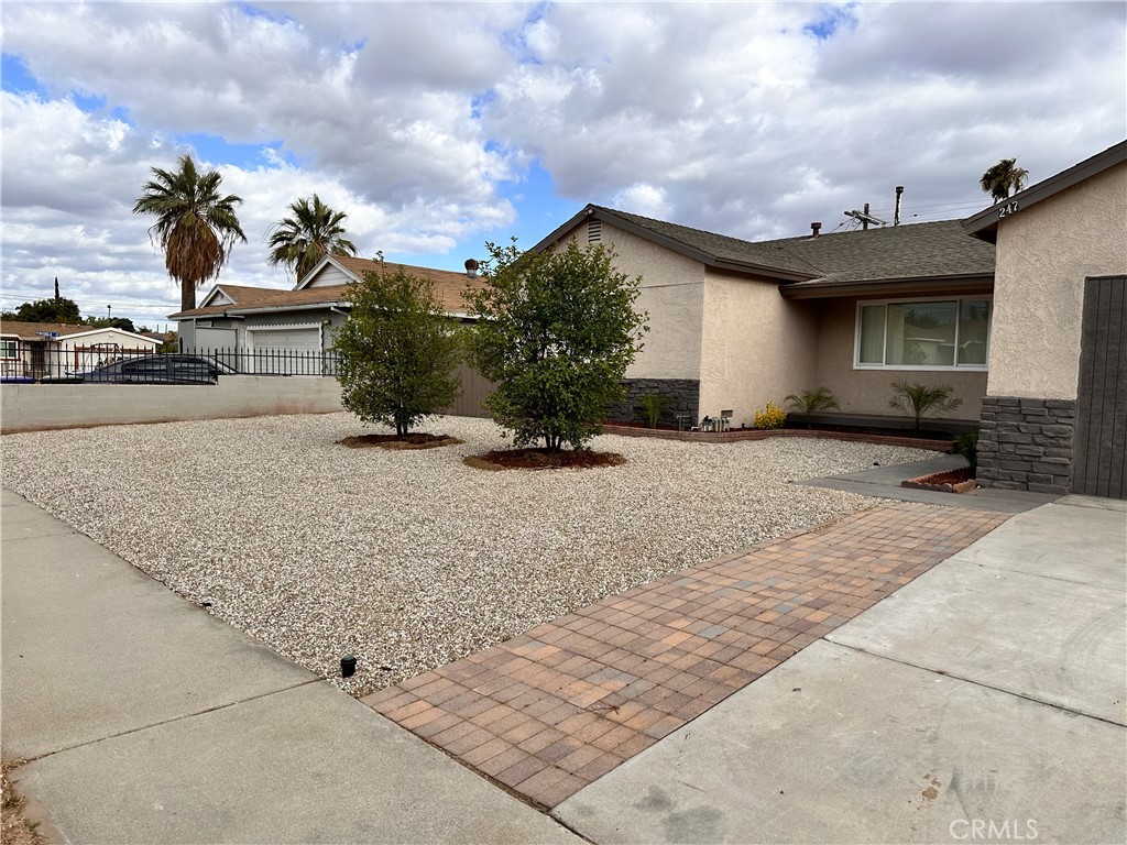 247 Grant Street Rialto, CA 92376 - Photo 7 of 45