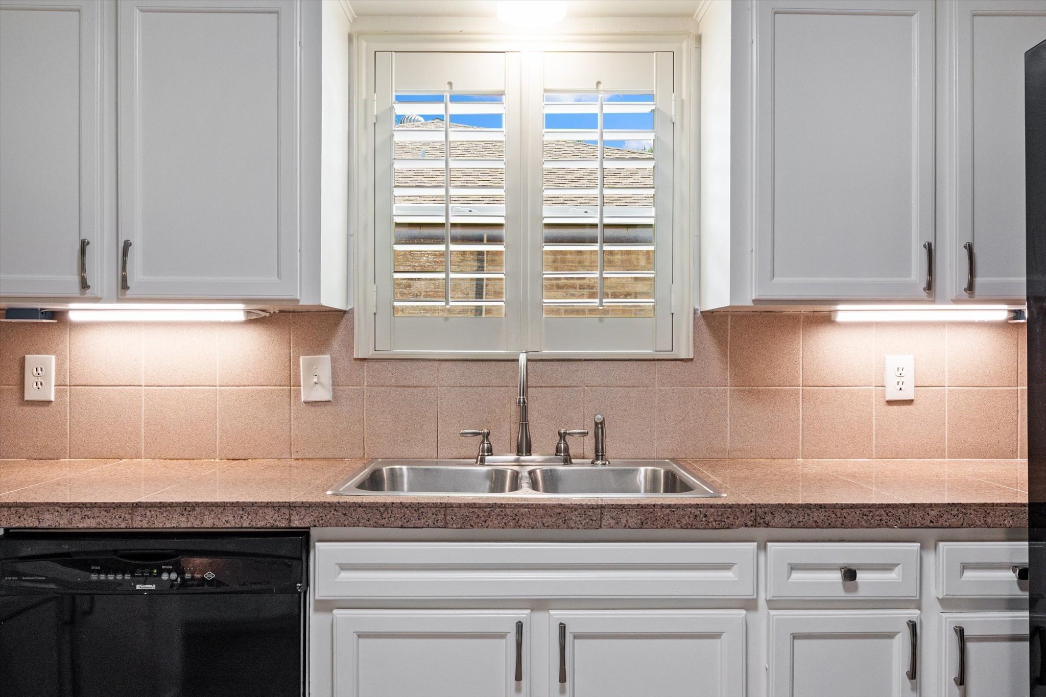 983 West Donovan Street Houston, TX 77091 - Photo 26 of 46 Kitchen view 3 showing sink and more cabinet space
