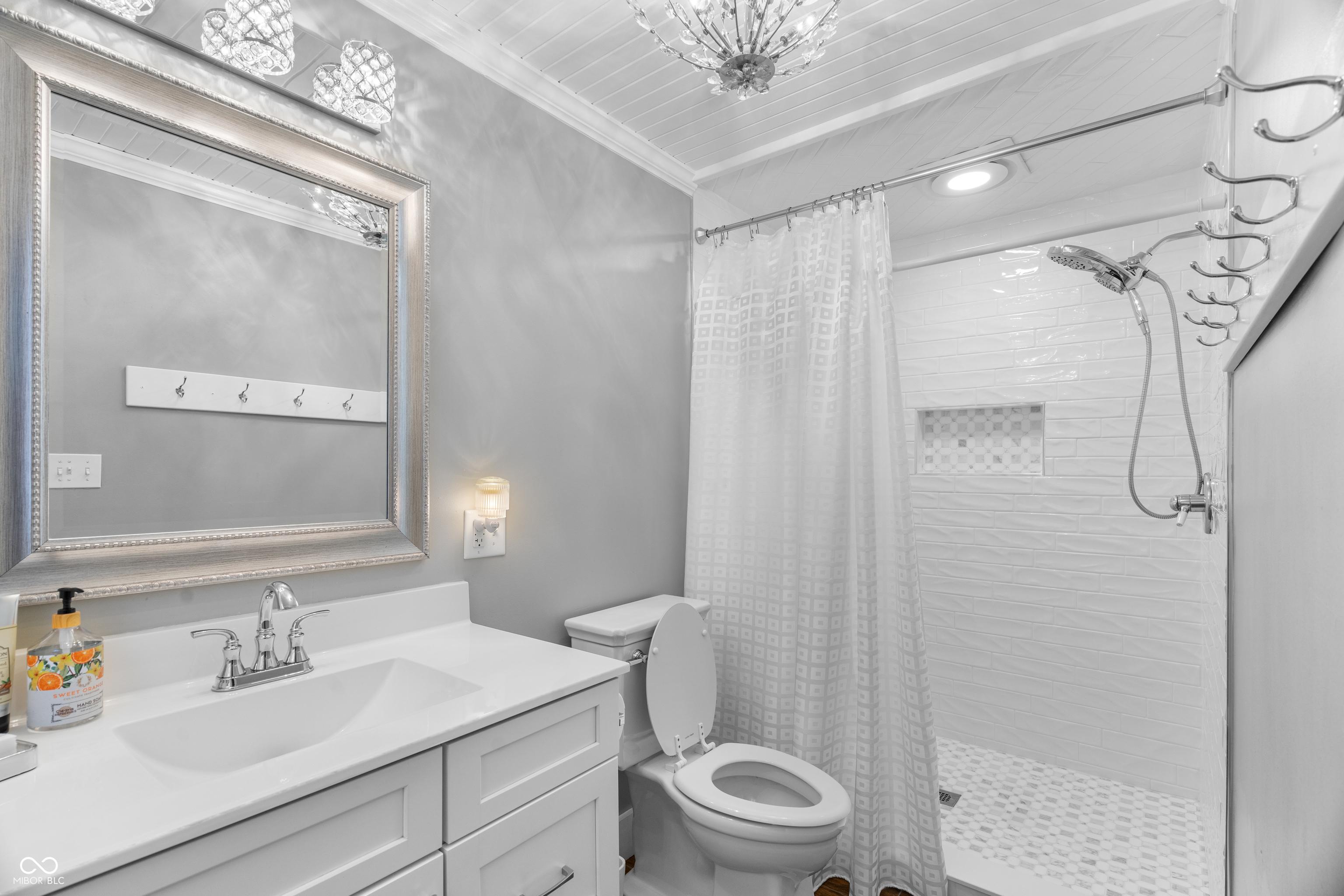 12591 North Marr Road Columbus, IN 47203 - Photo 14 of 36 Gallery Image 14