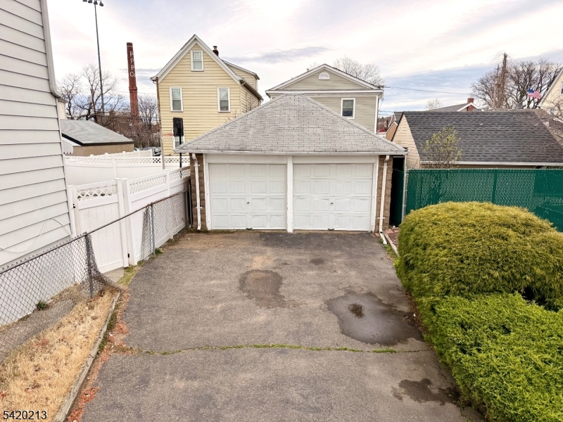 121 Halstead Avenue Wallington, NJ 07057 - Photo 13 of 16