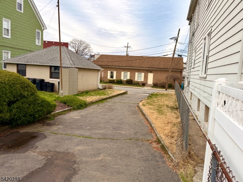 121 Halstead Avenue Wallington, NJ 07057 - Photo 7 of 16