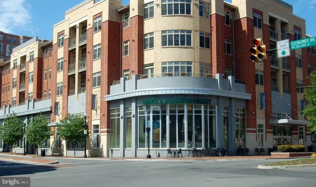 $3,700 | 320 South West Street, Unit 105, Alexandria, VA 22314